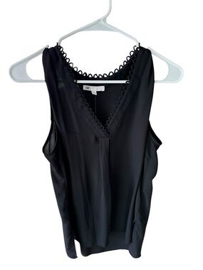 DR2 Black V-Neck Sleeveless Top XL